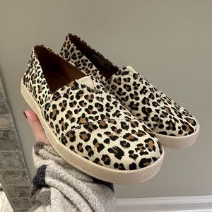 Toms slip on “Avalon” sneakers. Never worn! New without tags